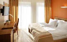 Hotel Lava Inn - 24 h Check-In - Nähe LKH, Landeskrankenhaus, Feldbach